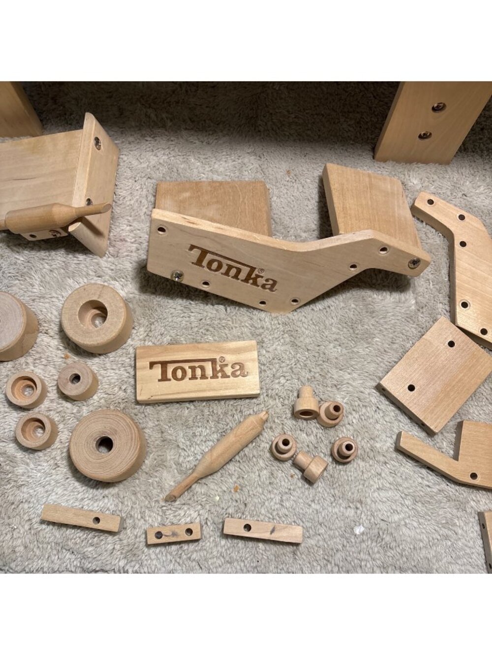Tonka Workbench Wooden Toy With Tools & Accessories Creativity 18 x 10 x 9" - Picture 13 of 16